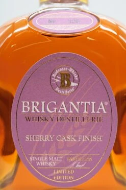 Sherry Cask Finish Single Malt Whisky -Jura Verkaufsgeschäft DSC00300