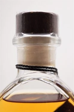 Fränkischer Single Malt Whisky 22 -Jura Verkaufsgeschäft dsc00582