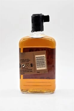 Small Batch Kentucky Straight Bourbon Whiskey -Jura Verkaufsgeschäft dsc09997 fotor